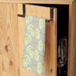Groene wilgen waterverf gepatterd theedoek<br><div class="desc">Groene wilgen servetten herhalen een patroon dat ideaal is voor de lente. © Unieke hand schilderde waterverf kunst door Sarah Trett voor www.mylittleeden.com op Zazzle.</div>