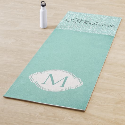 Groene witte Floral Pastel Trendy Monogram Yogamat (In situ)