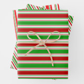 Groene, witte, rode, kerstachtige lijnen inpakpapier vel (In situ)