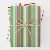Groene, witte, rood gekleurde kerstlijnen inpakpapier vel (In situ)