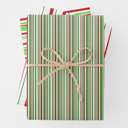 Groene, witte, rood gekleurde kerstlijnen inpakpapier vel (In situ)