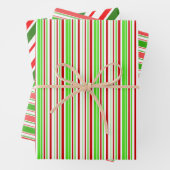 Groene, witte, rood gekleurde kerstlijnen inpakpapier vel (In situ)