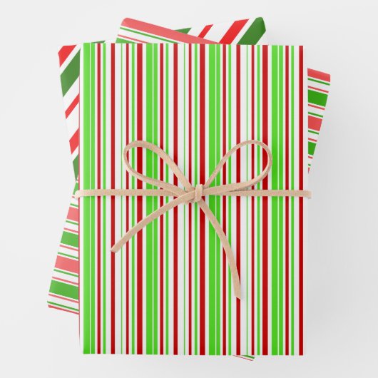 Groene, witte, rood gekleurde kerstlijnen inpakpapier vel (In situ)
