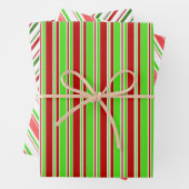 Groene, witte, rood gekleurde kerststijlstrepen inpakpapier vel (In situ)