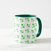 Groene Witte Shamrocks Patroon Mok (Voorkant rechts)