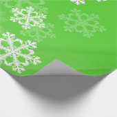 Groene Witte Sneeuwvlokken Minimalistische Kerstmi Cadeaupapier (Hoek)