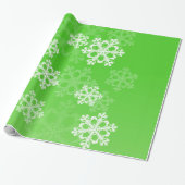 Groene Witte Sneeuwvlokken Minimalistische Kerstmi Cadeaupapier (Uitgerold)
