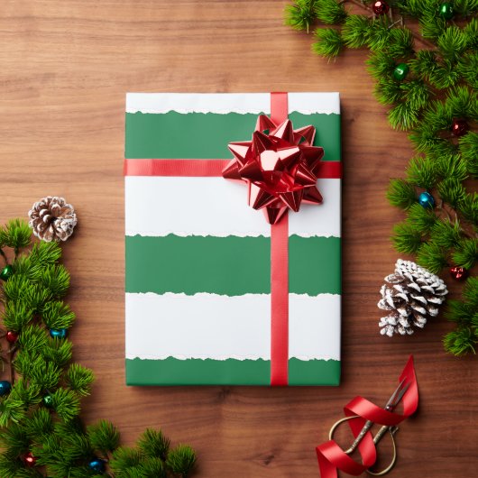 Groene witte strepen Moderne Faux gescheurde Kerst Cadeaupapier (Feestdagen Geschenken)