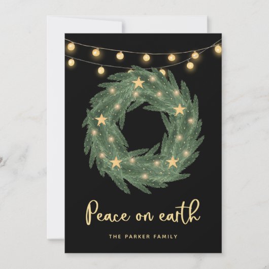 Groene Wreate met Gold String Lights op zwart Feestdagenkaart (Voorkant)