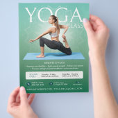 Groene Yoga Instructeur Studio Classes Flyer (Hand)