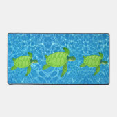 Groene Zeeen schildpadden op Turquoise waterachter Bureaumat (Voorkant)