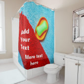 Groene zeep rode scrubber blauwe handdoek aanpasba douchegordijn (In situ)