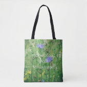 Groene zomerweide met blauwe bloemen tote bag (Voorkant)