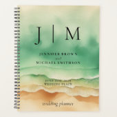 Groene Zon Oceaan Strand Zand Monogram Bruiloft Planner (Voorkant)