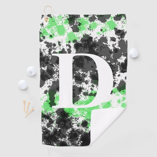 Groene zwarte monogram golfhanddoek met verfspatte (Insitu)