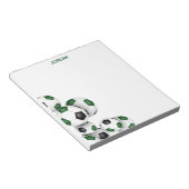 Groene zwarte voetballen accent aangepaste naam notitieblok (Schuin)