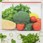 Groenten op de rode en witte achtergrond theedoek (Gevouwen)