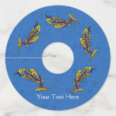 Groep Heldere Kleurrijke Abstracte Vis op Blauw Wijnglaslabel (Voorkant)