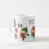 Groep ijsdansende kinderen met Kerstmis Koffiemok (Voorkant links)