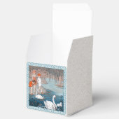 Groep kinderen die zwanen voeden bij Lake Blue Lij Bedankdoosjes (Geopend)