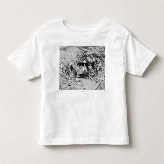 Groep Mannen buiten een mijnfoto Kinder Shirts (Voorkant)