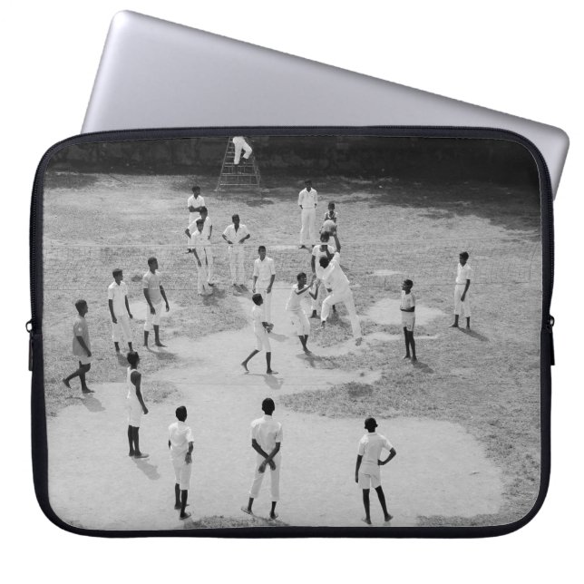 GROEP MENSEN DIE BASEBALL SPELEN LAPTOP SLEEVE (Voorkant)