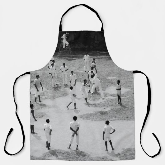 GROEP MENSEN DIE BASEBALL SPELEN SCHORT (Voorkant)