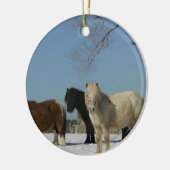 Groep minipaarden in de sneeuw keramisch ornament (Links)