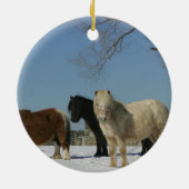 Groep minipaarden in de sneeuw keramisch ornament (Achterkant)