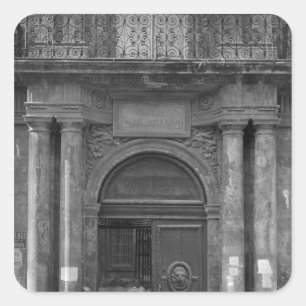 Groep schooljongens die het Hotel de Ville verlate Vierkante Sticker