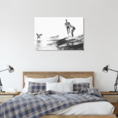 Groep Surfers in Honolulu, Hawaii Surfing Canvas Afdruk (Insitu (Slaapkamer))