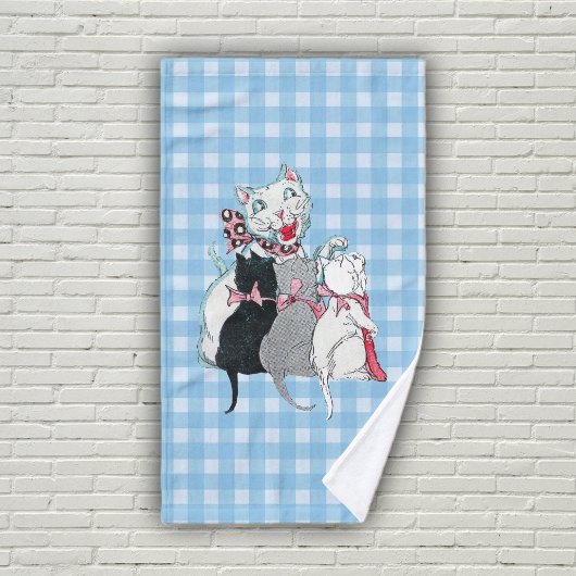 Groep van Kittens Met Moeder Kat Roze Bogen Plaid Handdoek