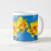 Groep van narcissen Gouden Medaille bloem Speciali Grote Koffiekop (Voorkant rechts)