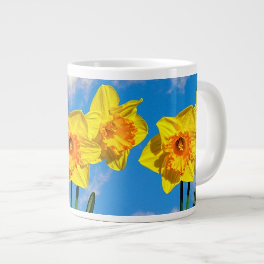 Groep van narcissen Gouden Medaille bloem Speciali Grote Koffiekop (Voorkant rechts)