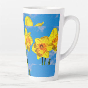 Groep van narcissen gouden medaille bloemen latte mok