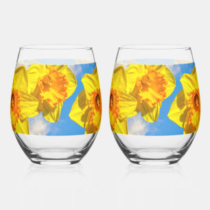 Groep van narcissen gouden medaille bloemen wijnglas zonder voet