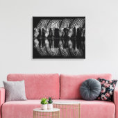 Groep vlaktezebra's drink 's nachts samen canvas afdruk (Insitu (Woonkamer))