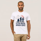 Groet aan de dapperheid Honoring Service T-shirt (Voorkant volledig)