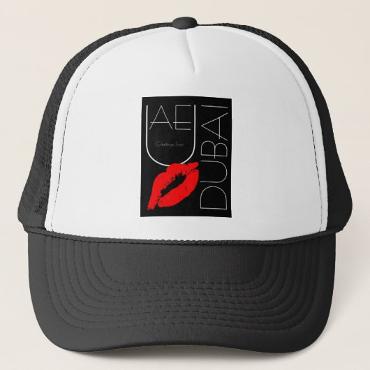 Groeten uit Dubai UAE Red Lipstick Kiss Trucker Pet (Voorkant)