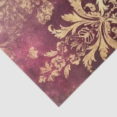Groezelige bordeauxrode en gouden damastpatroon tissuepapier (Detail)