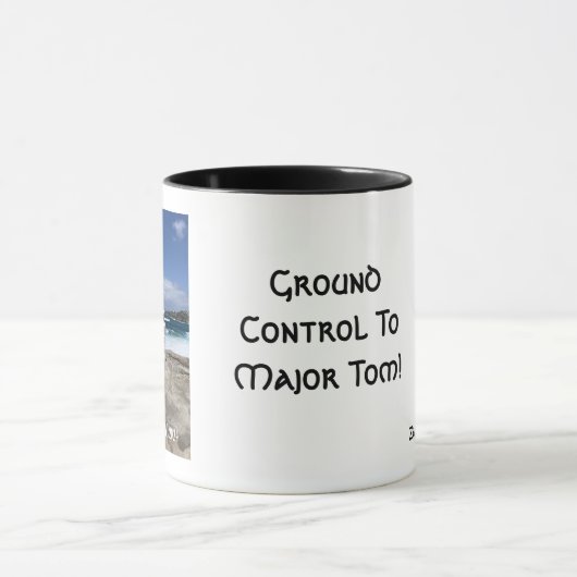 Grondcontrole aan majoor Tom..Naught - Bondi 24 Mo Mok (Midden)