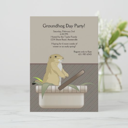 Grondhog in een uitnodiging van een mandje (Staand voorkant)