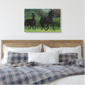 Grondige paarden op het veld Bloem Canvas Afdruk (Insitu (Slaapkamer))