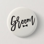 Groom Black Brush Script Bow Stropdas Wedding Part Ronde Button 5,7 Cm (Voorkant)