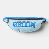 GROOM – Blue College Font Wedding & Bachelor Party Heuptasje (Liggend)