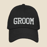Groom Eenvoudige Moderne Typografie Huwelijk Custo Geborduurde Pet<br><div class="desc">Groom Simple Modern Typography Wedding Custom Embroidered Baseball Pet is voorzien van de eenvoudige moderne geborduurde tekst "Groom". Perfect als cadeau voor de bruidegom voor zijn huwelijksreis of vrijgezellenfeest. Creëer door Evco Studio www.zazzle.com/store/evcostudio</div>