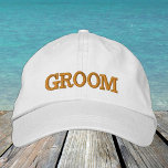 GROOM-geborduurd baseball pet goud/wit<br><div class="desc">Ingeborduurde Petten: Klassiek gouden/witte mode baseball pet met de tekst "GROOM" voor bachelor party/stag party,  bruiloft,  kostuum party jurk up/night out</div>