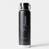 Groom Personalized Script Wedding Waterfles (Achterkant)