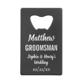 Groomsman Modern Typography Black Wedding Creditkaart Flessenopener (Achterkant)