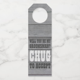 Groomsman-voorstel Chug om nephoutbier te accepter Flessenhanger